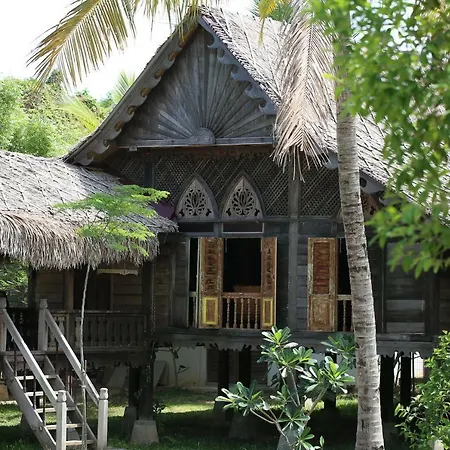 Kunang Kunang Heritage Villas Pantai Cenang  Exterior photo